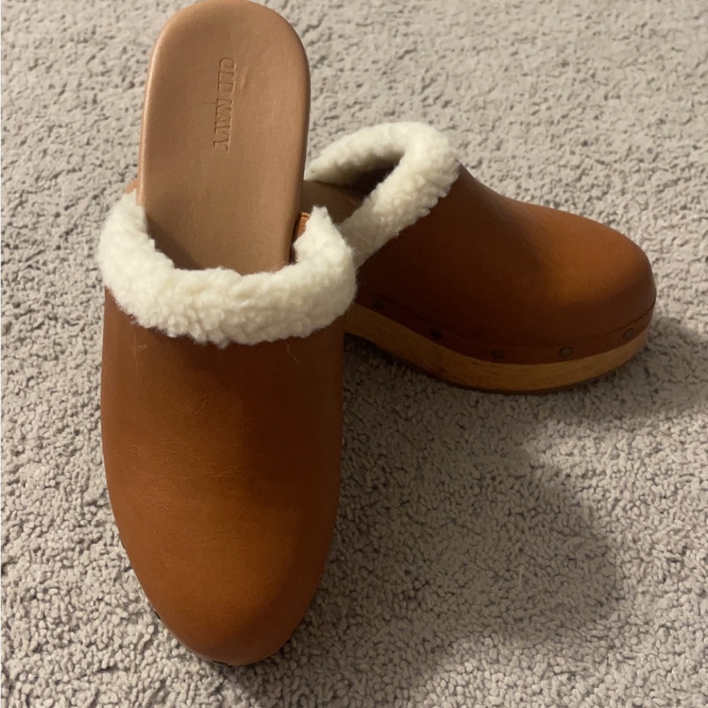 Clogs